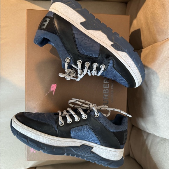 Burberry kids Black and Navy Sneakers